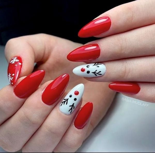 Red Reindeer Face Stilettos Red Reindeer Face Stilettos — Easy Christmas Nails 2026