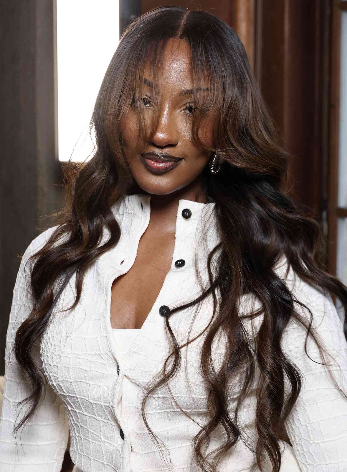Voluminous Waves With Subtle Highlights Voluminous Waves With Subtle Highlights — Winter Hairstyles for Long Hair