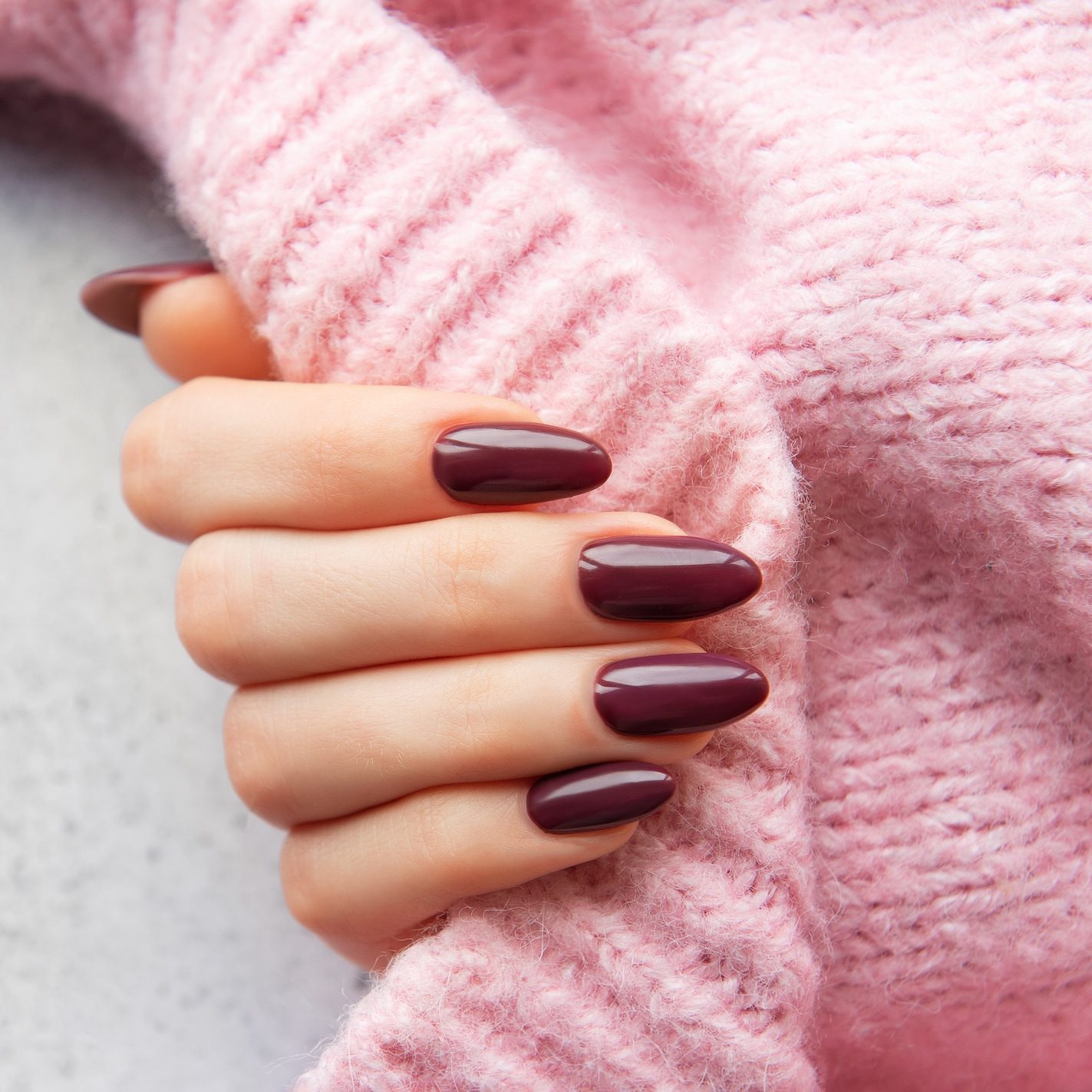 High Gloss Dark Burgundy Medium Oval Nails High Gloss Dark Burgundy Medium Oval Nails — Black Cherry Nails