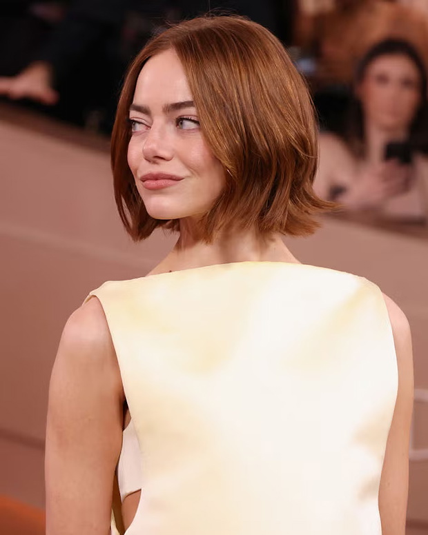 Sleek Chin Length Bob With Curtain Bangs Sleek Chin Length Bob With Curtain Bangs — Low Maintenance Winter Haircuts