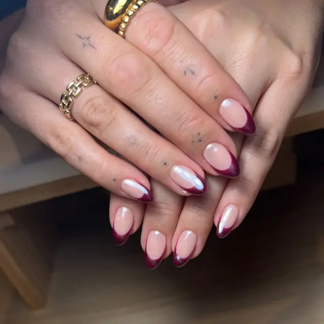 Chrome Burgundy French Medium Almonds Chrome Burgundy French Medium Almonds — Burgundy Nails
