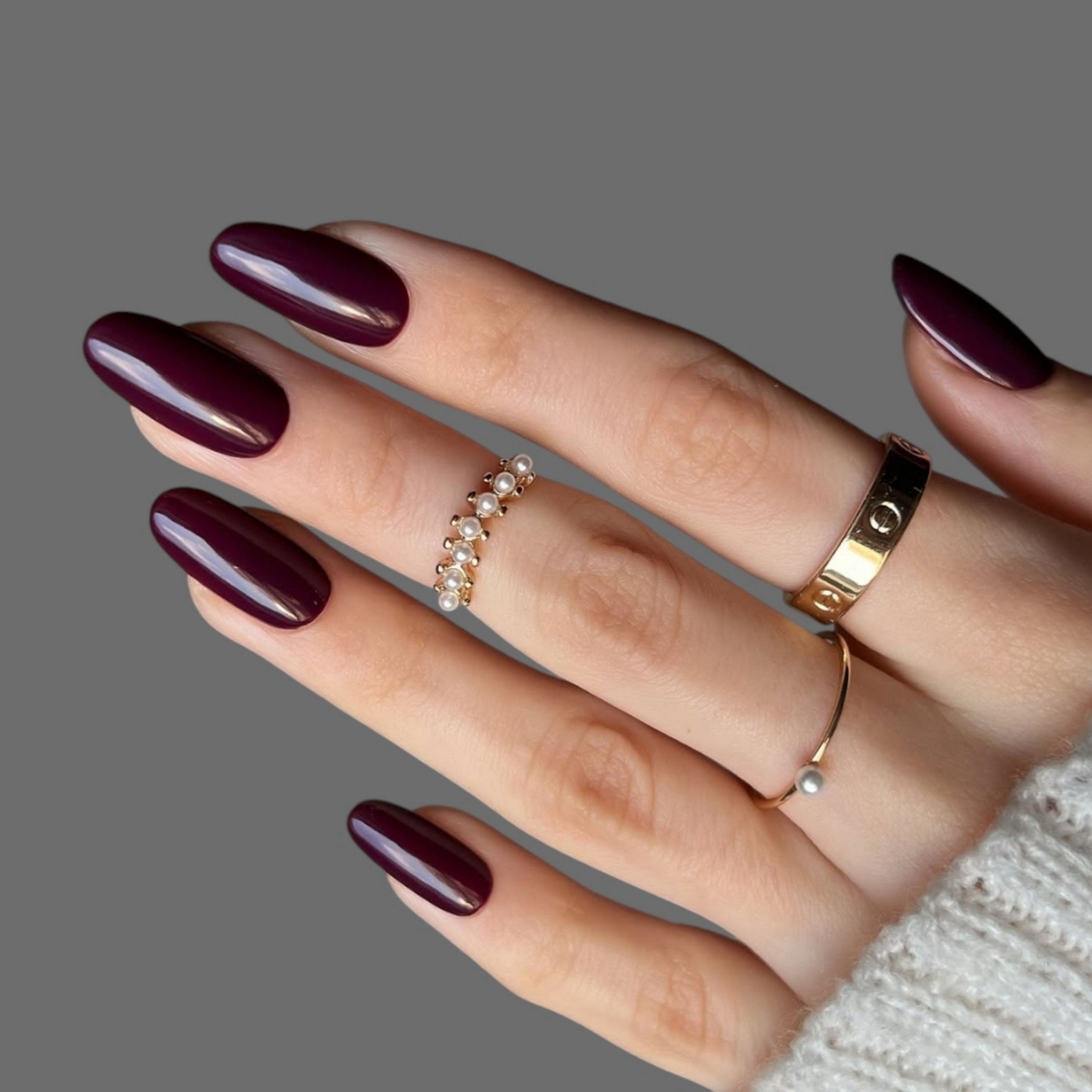 Glossy Deep Plum Medium Oval Nails Glossy Deep Plum Medium Oval Nails — Black Cherry Nails
