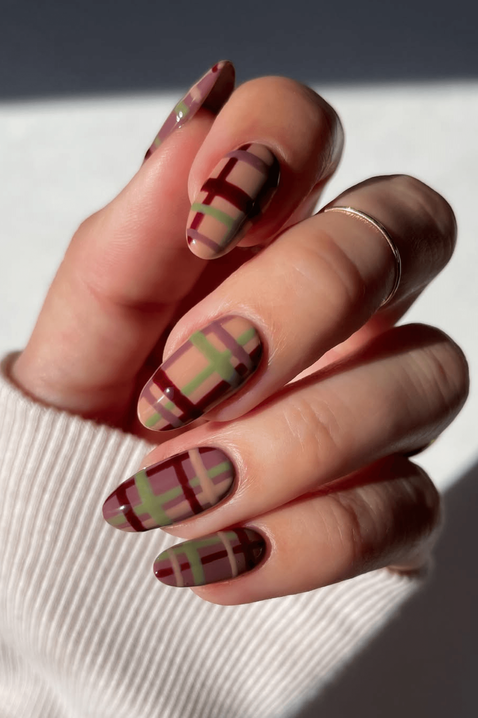 Muted Plaid with Cream Sweater Muted Plaid with Cream Sweater — Winter Plaid Nails