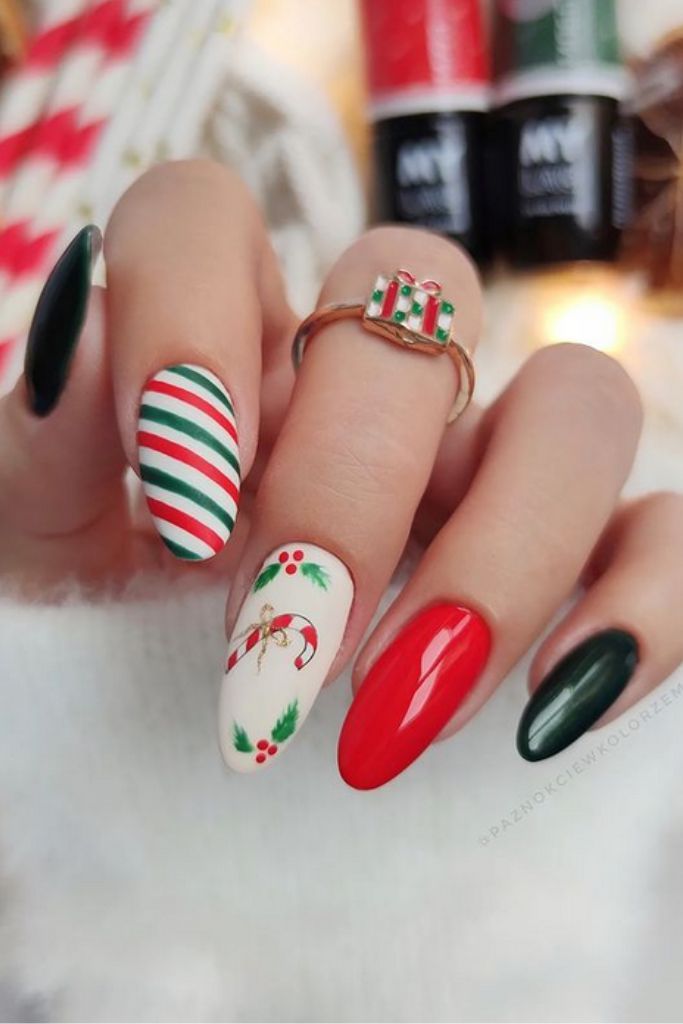 Red White Black Green Visual Idea Red White Black Green Visual Idea — Red Christmas Nails 2026