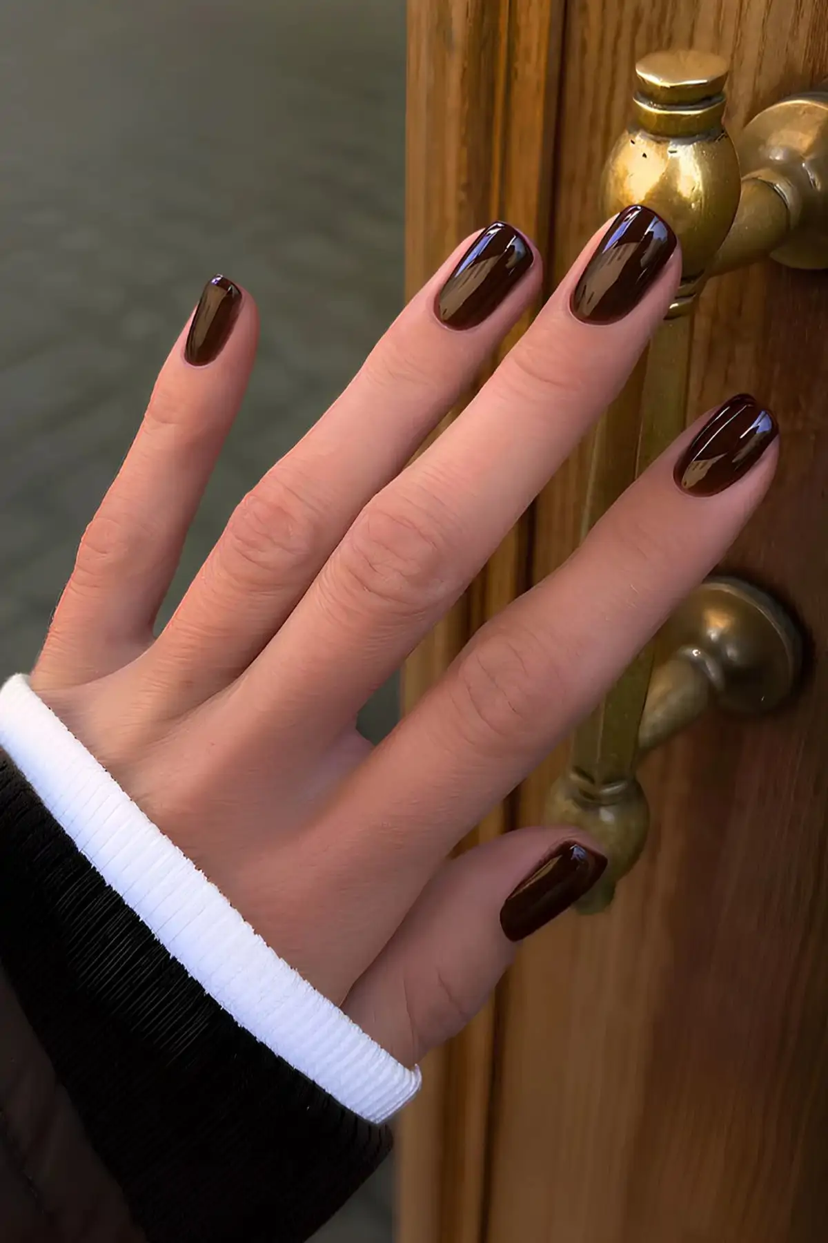 Deep Glossy Brown Red Undertone Oval Nails Deep Glossy Brown Red Undertone Oval Nails — Short Winter Oval Nails