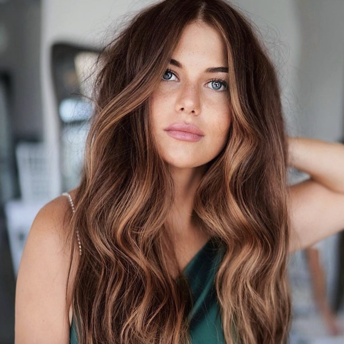 Medium Brown With Warm Honey Blonde Highlights Medium Brown With Warm Honey Blonde Highlights — Winter Hair Colors