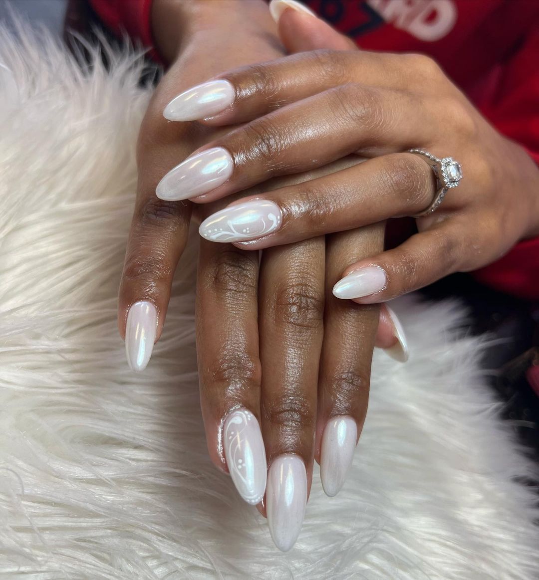Chrome Shimmer Visual Idea Chrome Shimmer Visual Idea — Winter Wedding Guest Nails