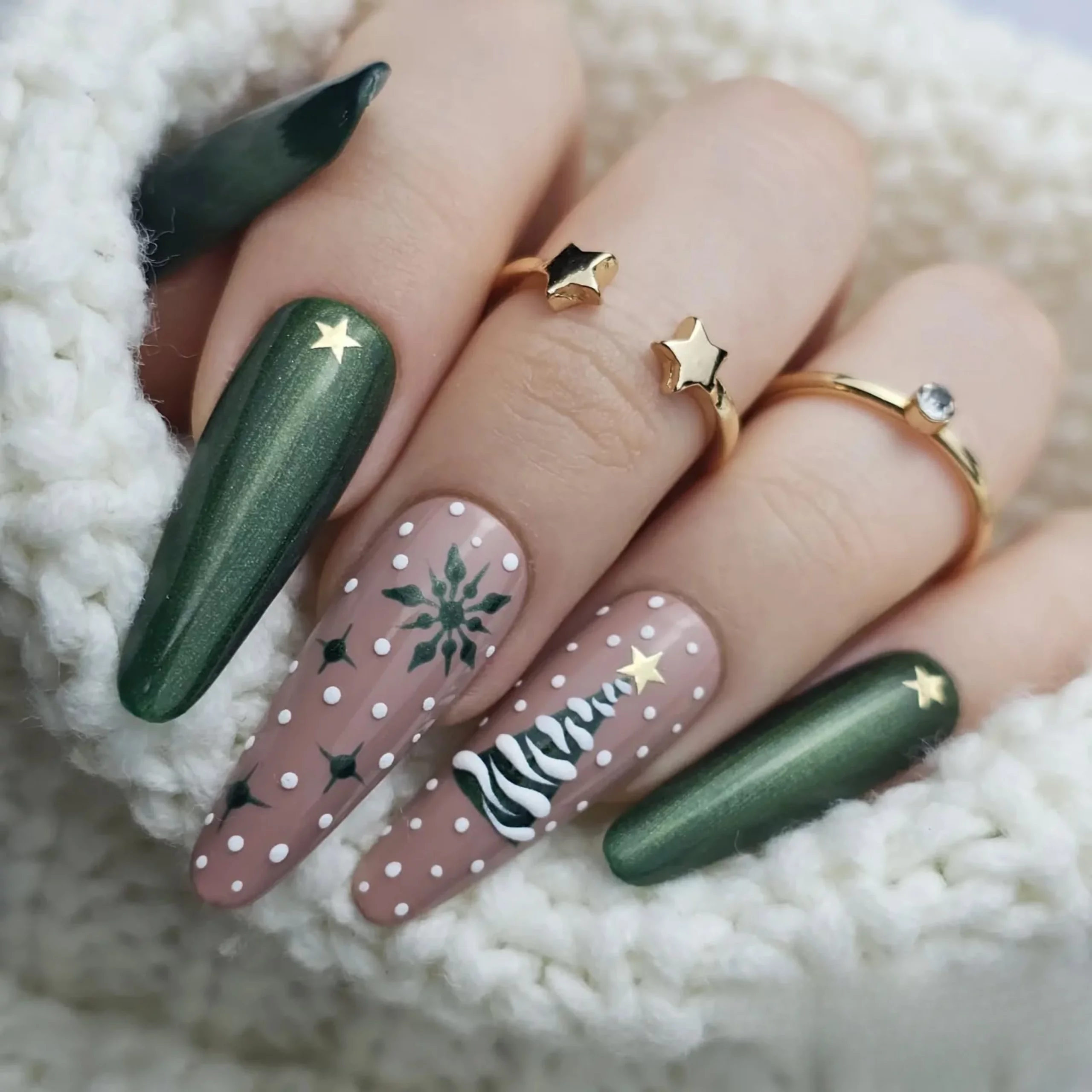 Glossy Green Matte Taupe Visual Idea Glossy Green Matte Taupe Visual Idea — Baddie Winter Nails