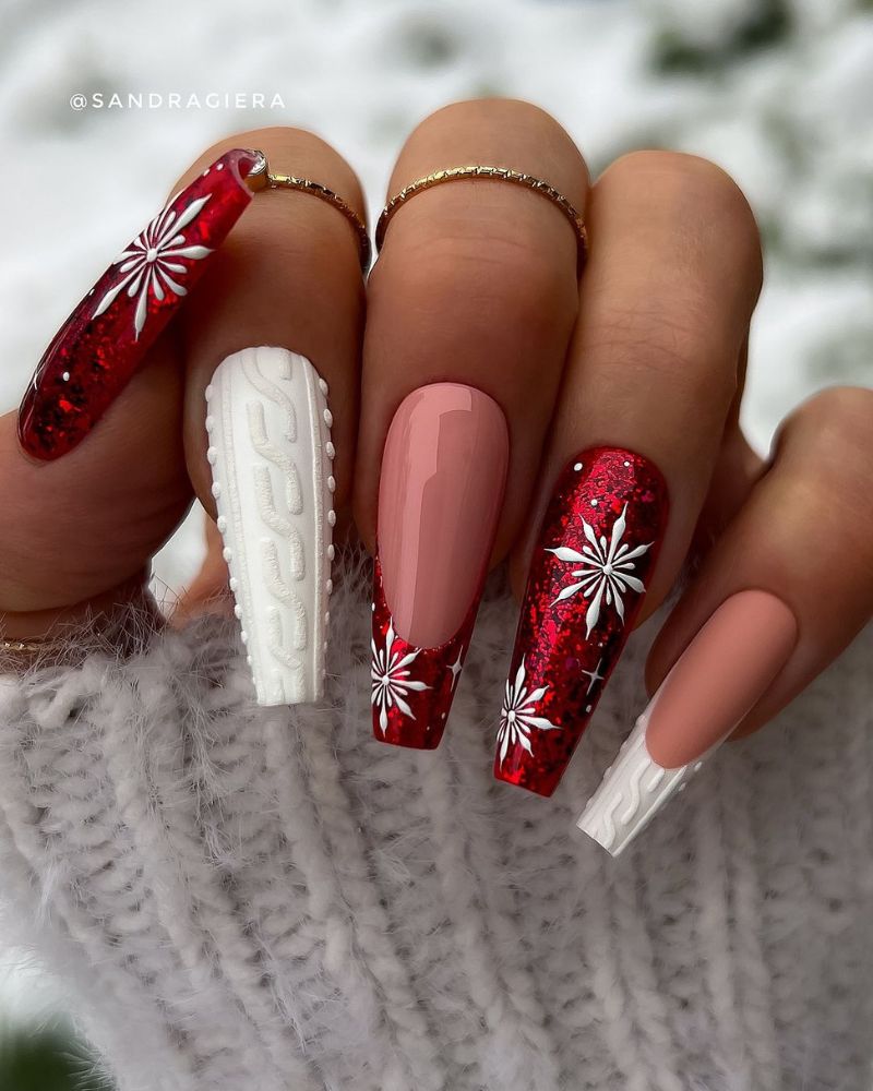 31+ Christmas Nail Glitter Designs to Spark your Festive Spirit