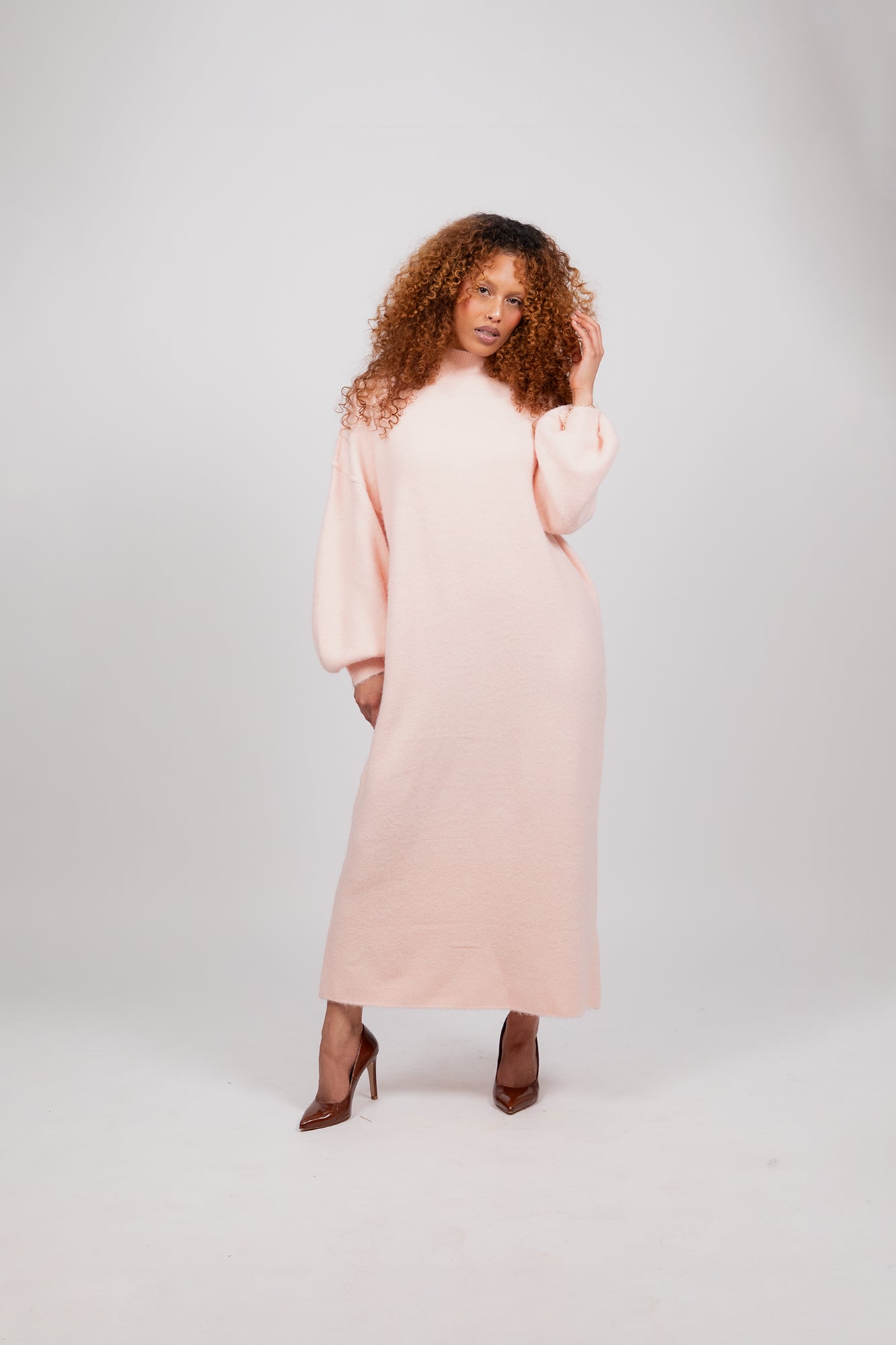 Oversized Pink Knit Maxi Dress with Puffy Sleeves Oversized Pink Knit Maxi Dress with Puffy Sleeves — Modest Winter Outfits