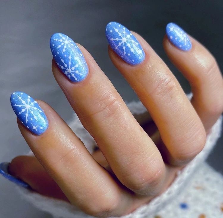 Shimmer Glossy Visual Idea Shimmer Glossy Visual Idea — Sparkly Winter Nails