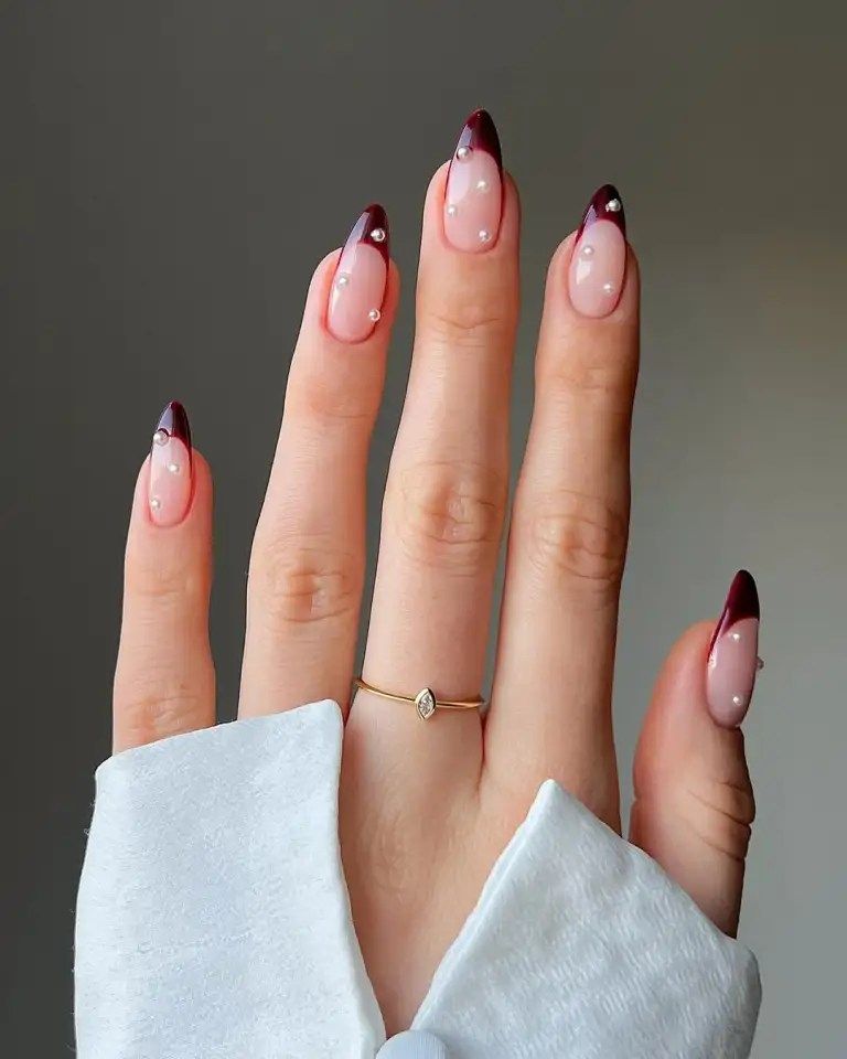 Pearls Applied As Dots On The Nail Plate Visual Idea Pearls Applied As Dots On The Nail Plate Visual Idea — Winter Pearl Nails