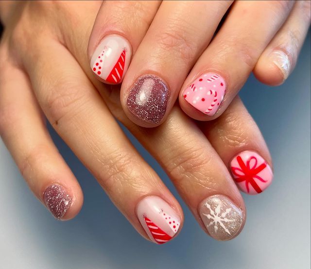 Pink Red Polka Dot Bow Nails Pink Red Polka Dot Bow Nails — Short Christmas Almond Nails 2026