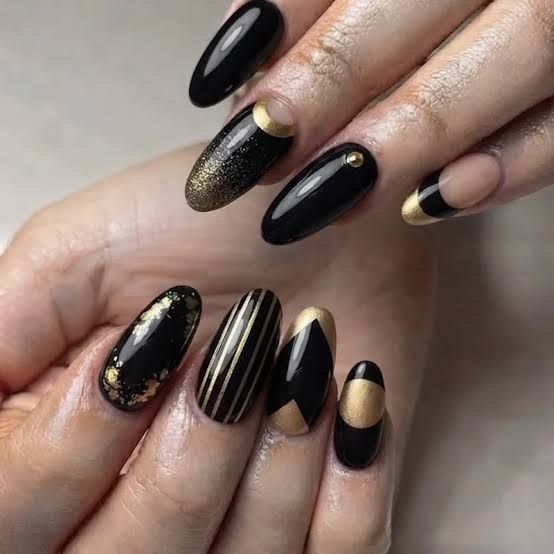 Glossy Visual Idea Glossy Visual Idea — New Years Gel Nails 2027