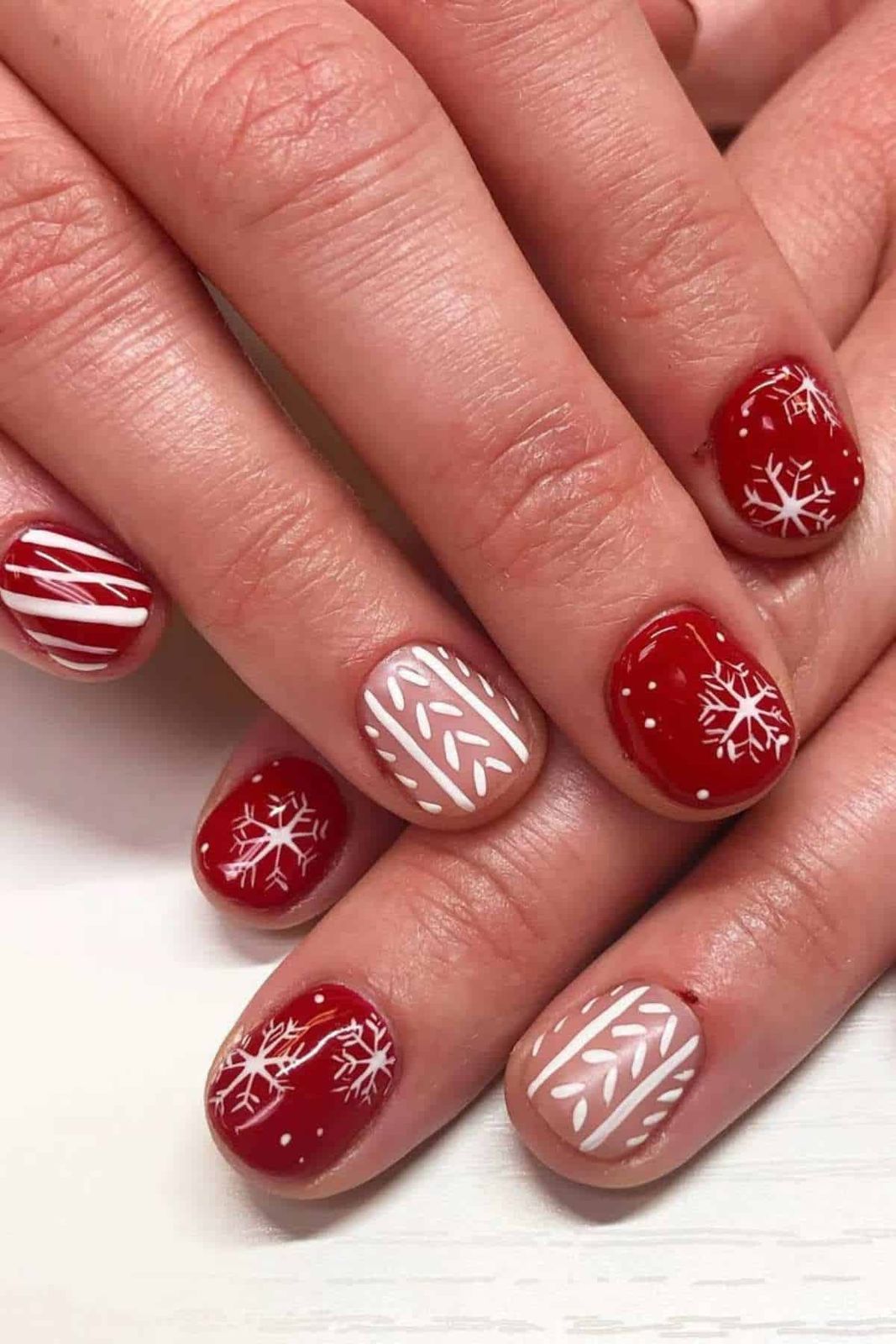Short Square Cable Knit Christmas Nails Short Square Cable Knit Christmas Nails — Simple Christmas Nails 2026