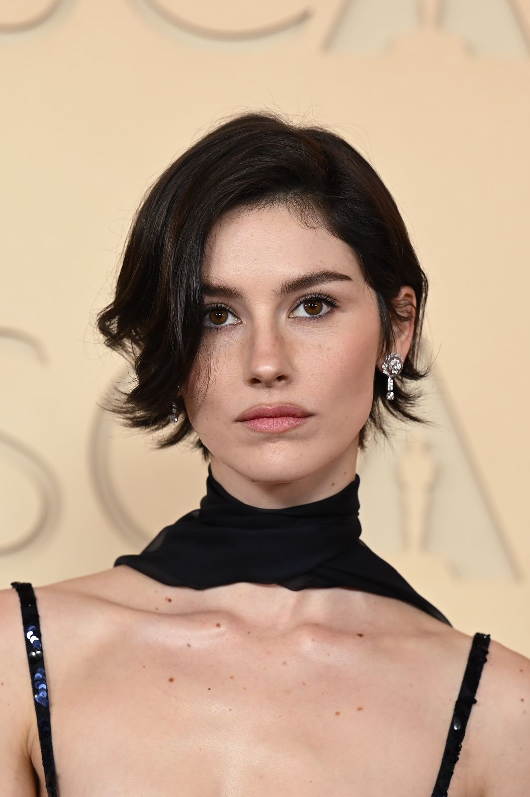 Chin Visual Idea Chin Visual Idea — Winter Haircuts for Thin Hair