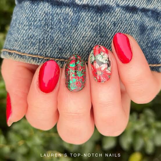 One Hand Close Up Visual Idea — Holiday Nail Colors 2026
