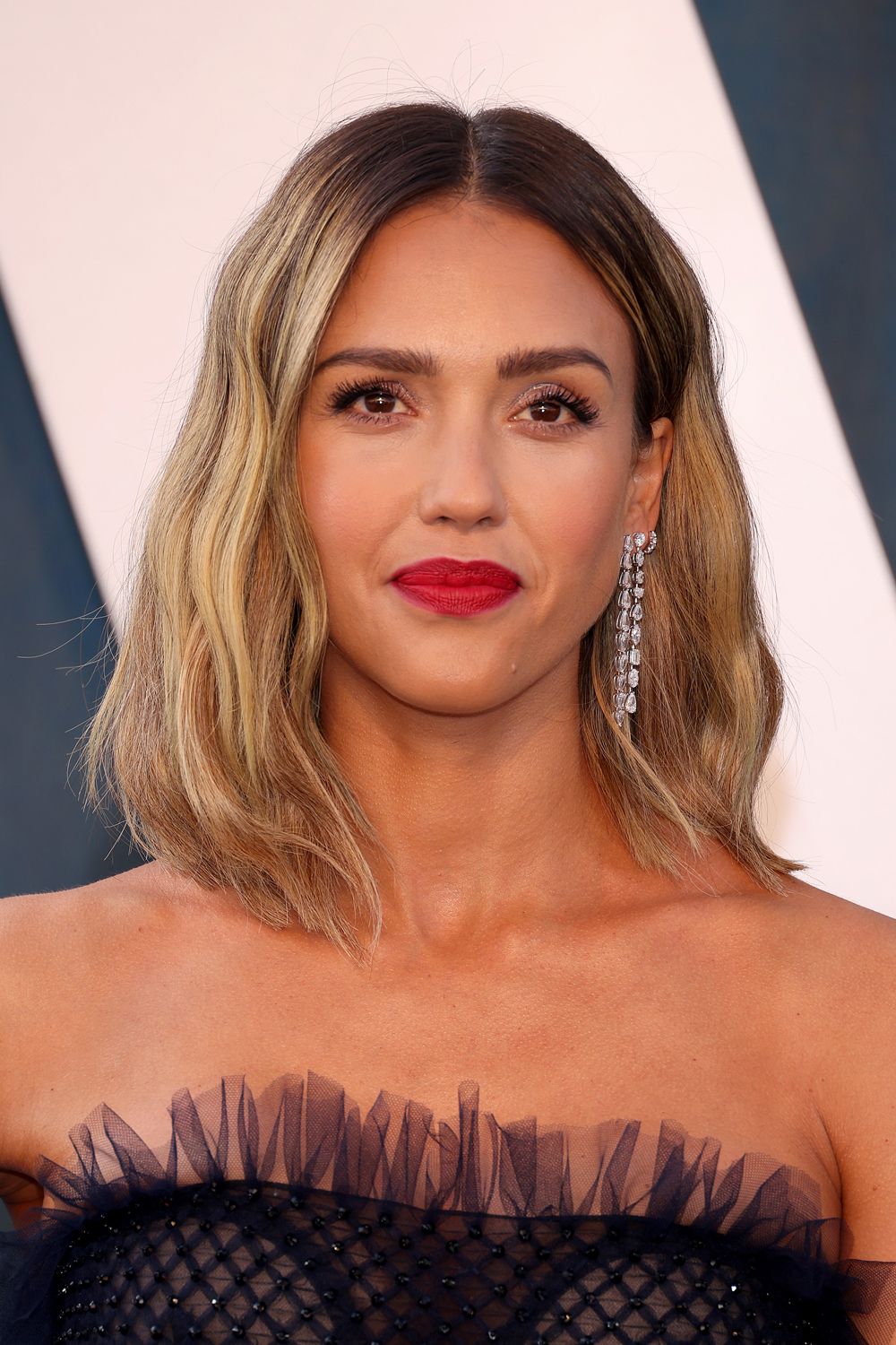 Shoulder Length Bob With Dimensional Color — Winter Haircuts for Oval Faces