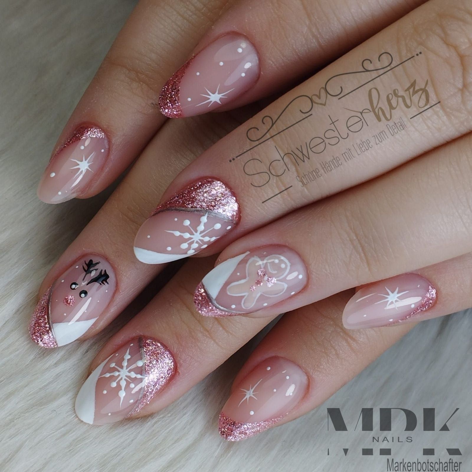 Glossy With Fine Glitter Visual Idea Glossy With Fine Glitter Visual Idea — Sparkly Winter Nails