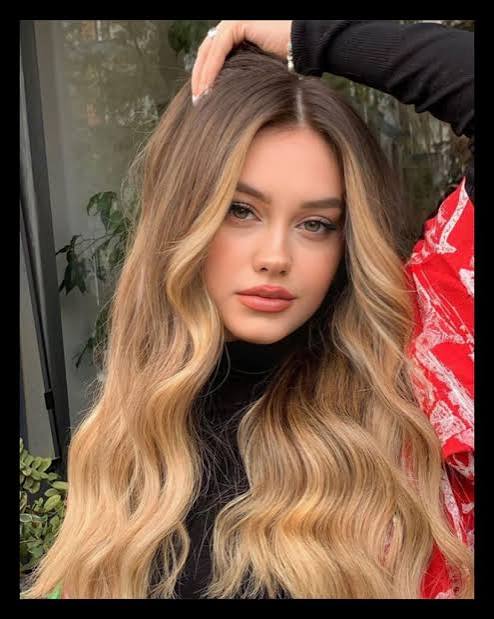 Mid-Back Warm Blonde With Golden Honey Mid-Back Warm Blonde With Golden Honey — Winter Hair Colors