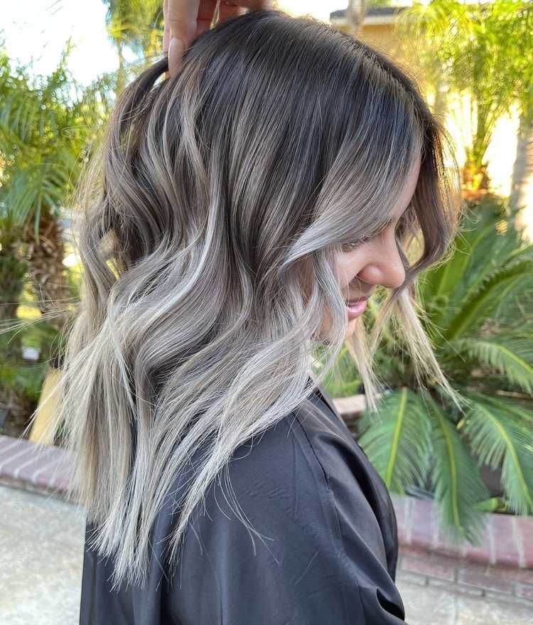No Bangs Mid-Back Layers With Dark Base and Ash/Silver Blend No Bangs Mid-Back Layers With Dark Base and Ash/Silver Blend — Gray Blending Highlights