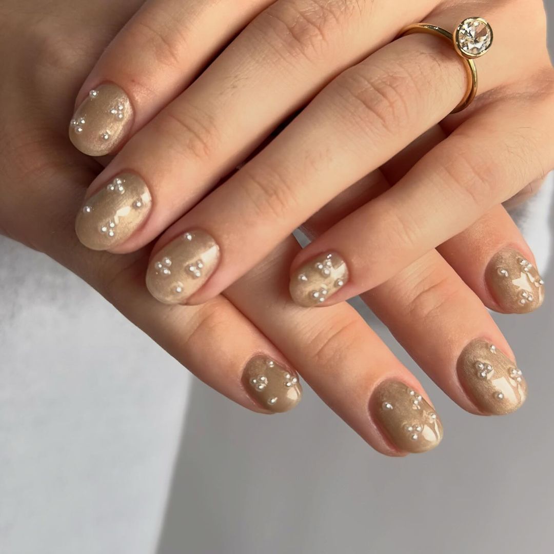 Shimmer Glossy Visual Idea — Winter Nails for Teens