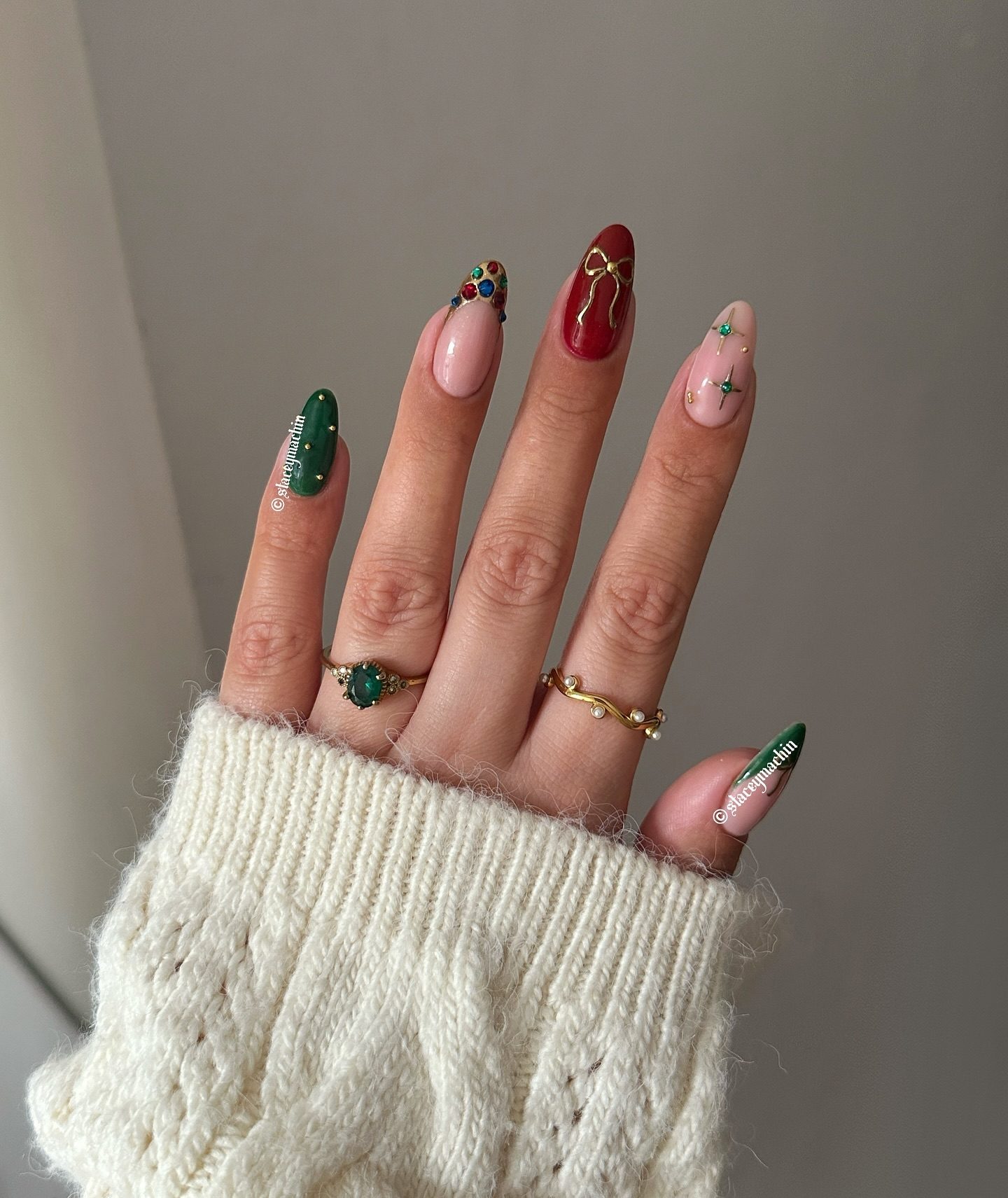 Festive Red Green Nude Christmas Tree Nails Festive Red Green Nude Christmas Tree Nails — Aesthetic Winter Nails