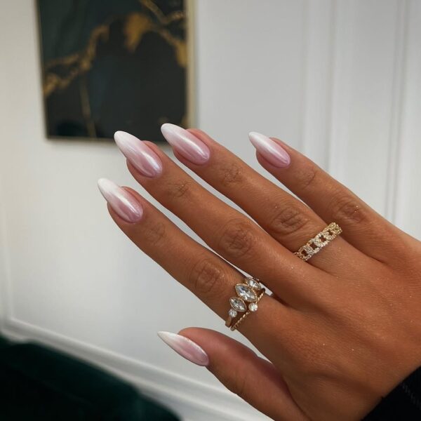 Chrome Visual Idea Chrome Visual Idea — Milky White Nails