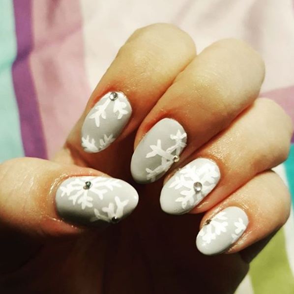 Light Grey with White Snowflakes and Rhinestones Light Grey with White Snowflakes and Rhinestones — Winter Nail Art Simple
