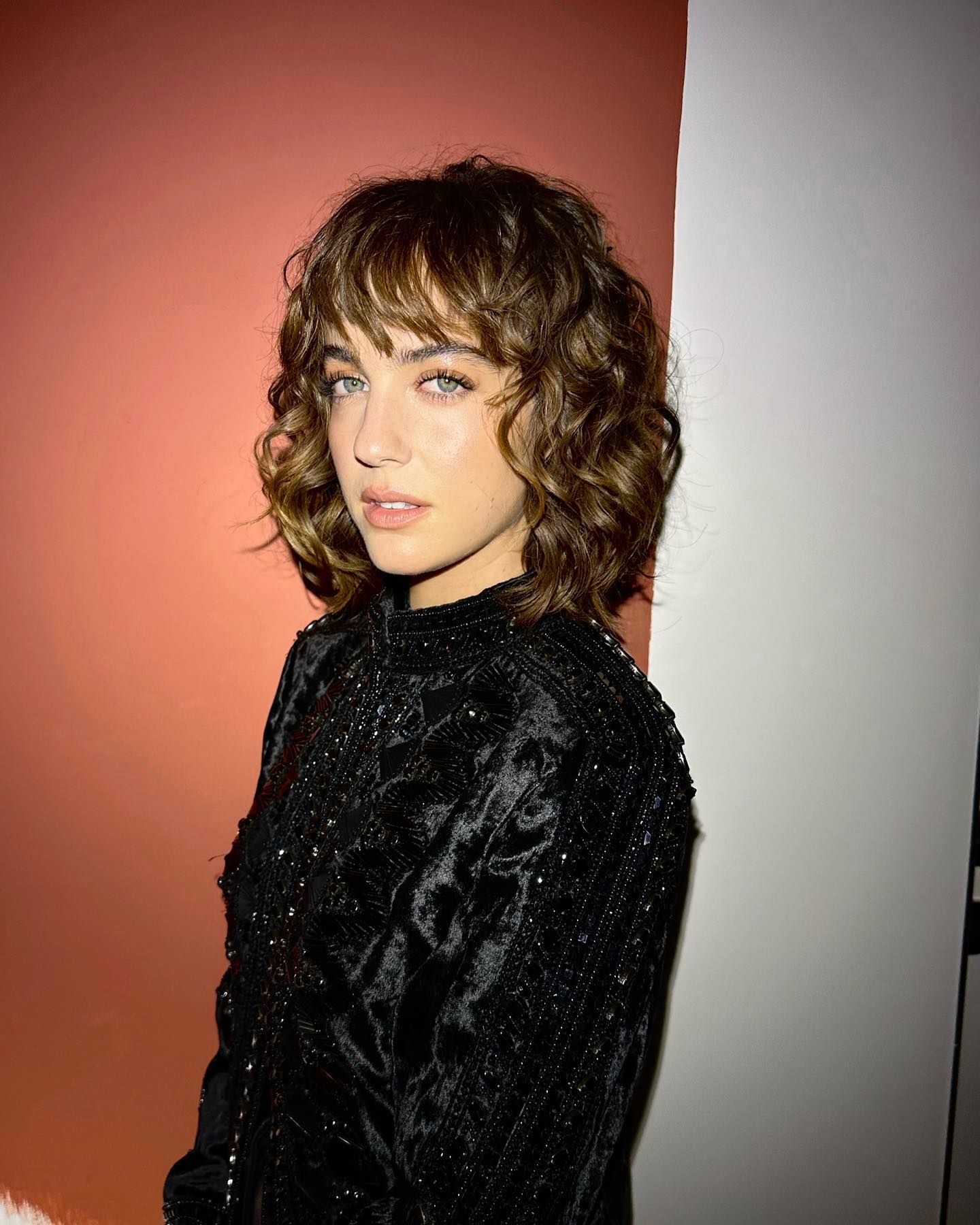 Dark Brown With Subtle Lighter Pieces Visual Idea Dark Brown With Subtle Lighter Pieces Visual Idea — Winter Shag Haircuts