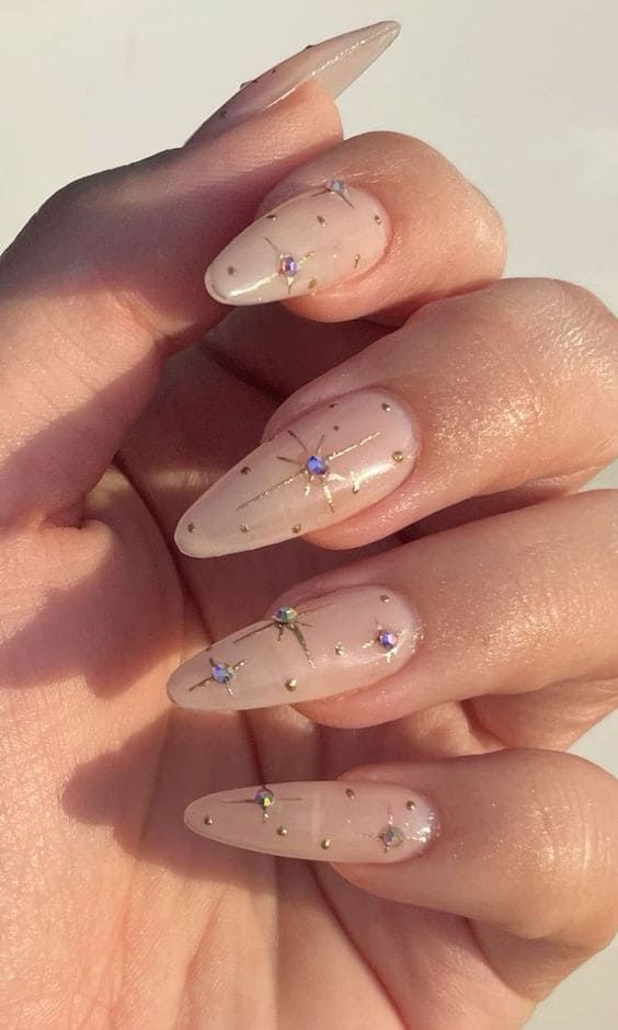 Pale Pink Gold Line Star Nails — Cute New Years Nails 2027
