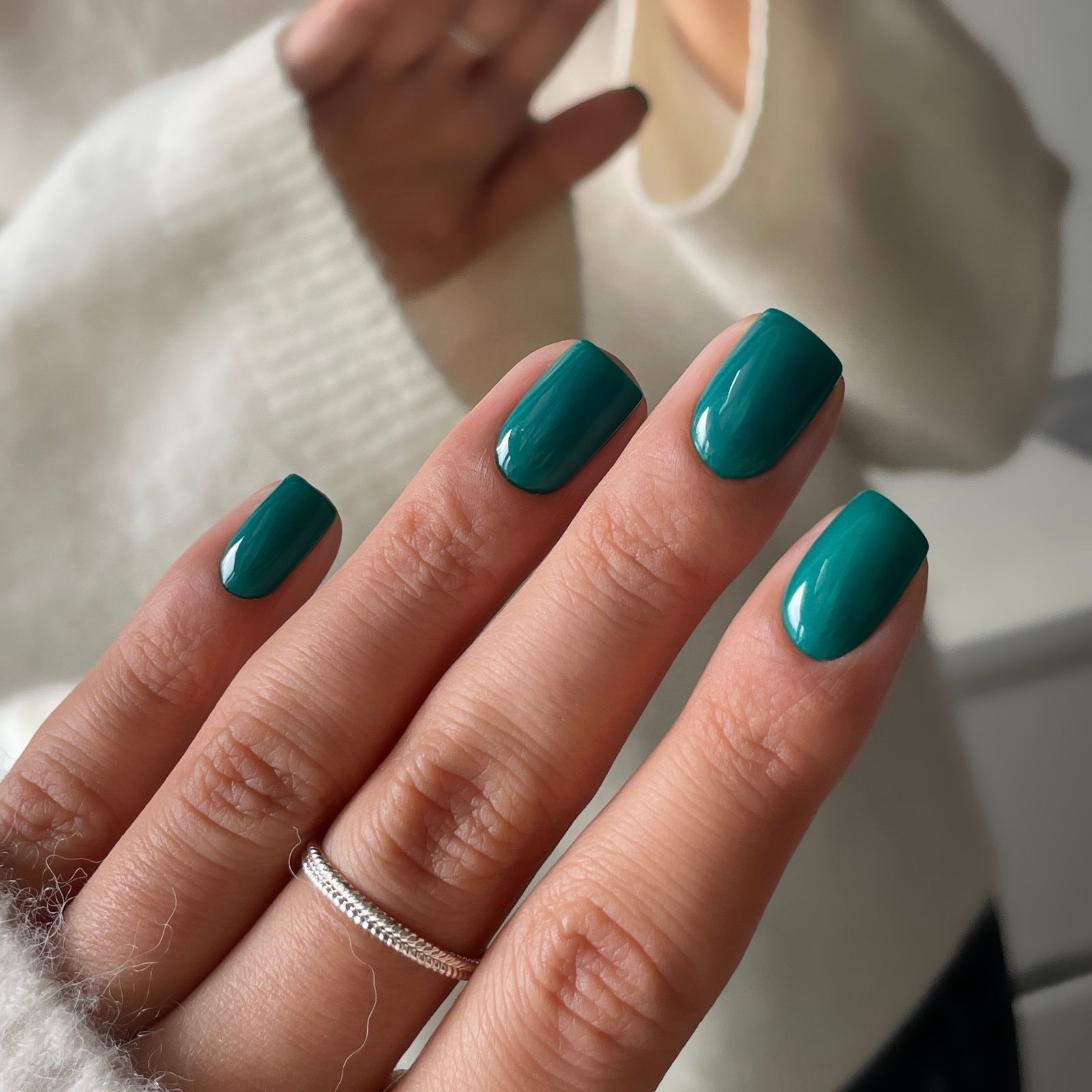 Deep Teal Green Glossy Nails Deep Teal Green Glossy Nails — Winter Nail Colors for Short Nails