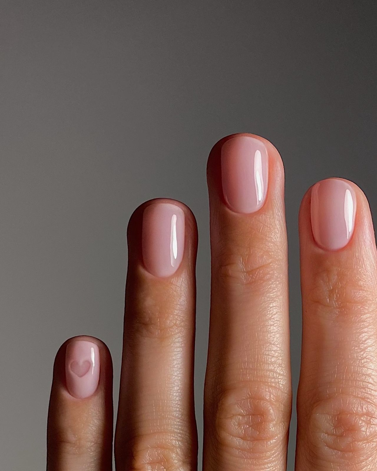 Pale Pink Subtle Heart Accent Pale Pink Subtle Heart Accent — Winter Wedding Guest Nails