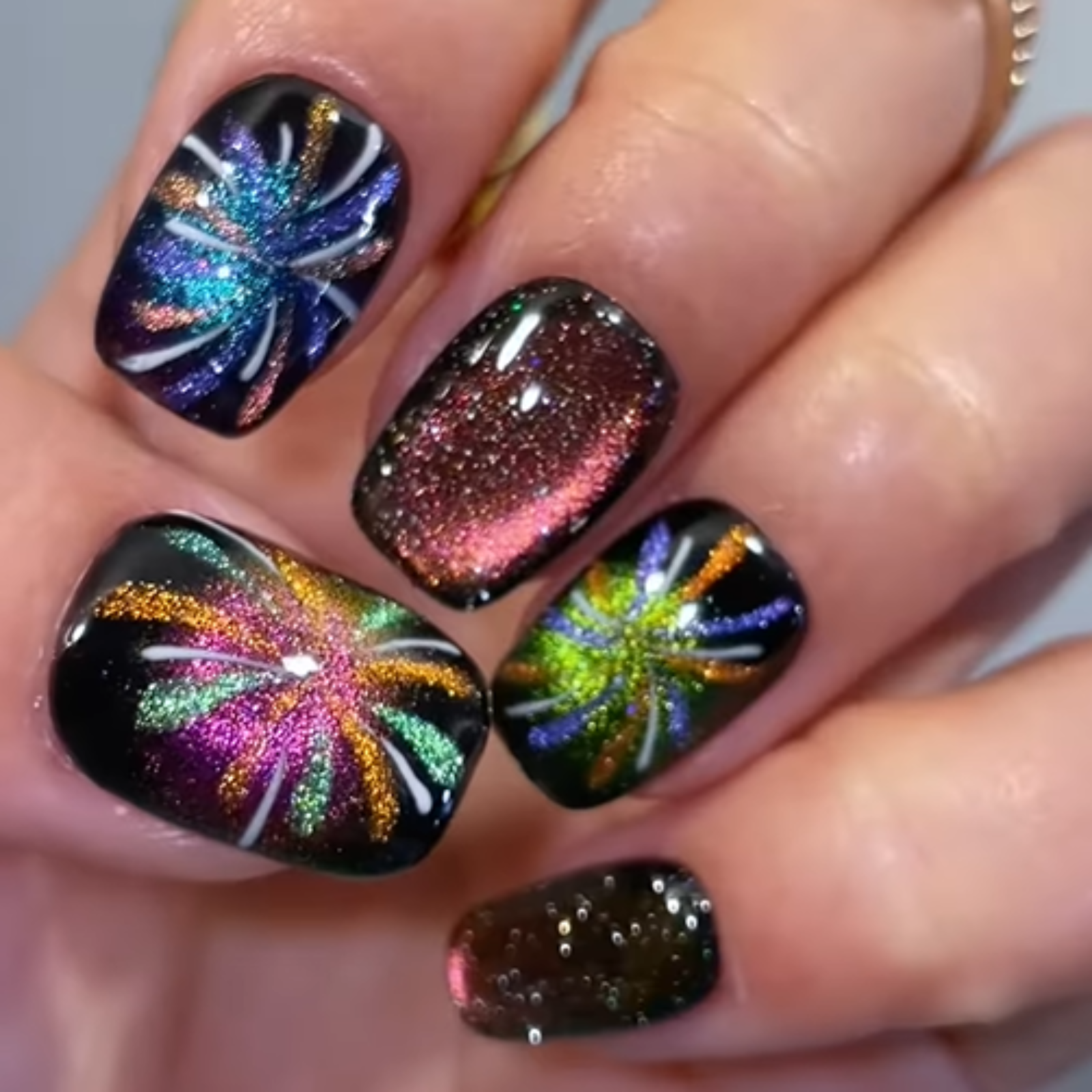 Black Magnetic Cat-Eye Fireworks Nails Black Magnetic Cat-Eye Fireworks Nails — New Years Press On Nails 2027