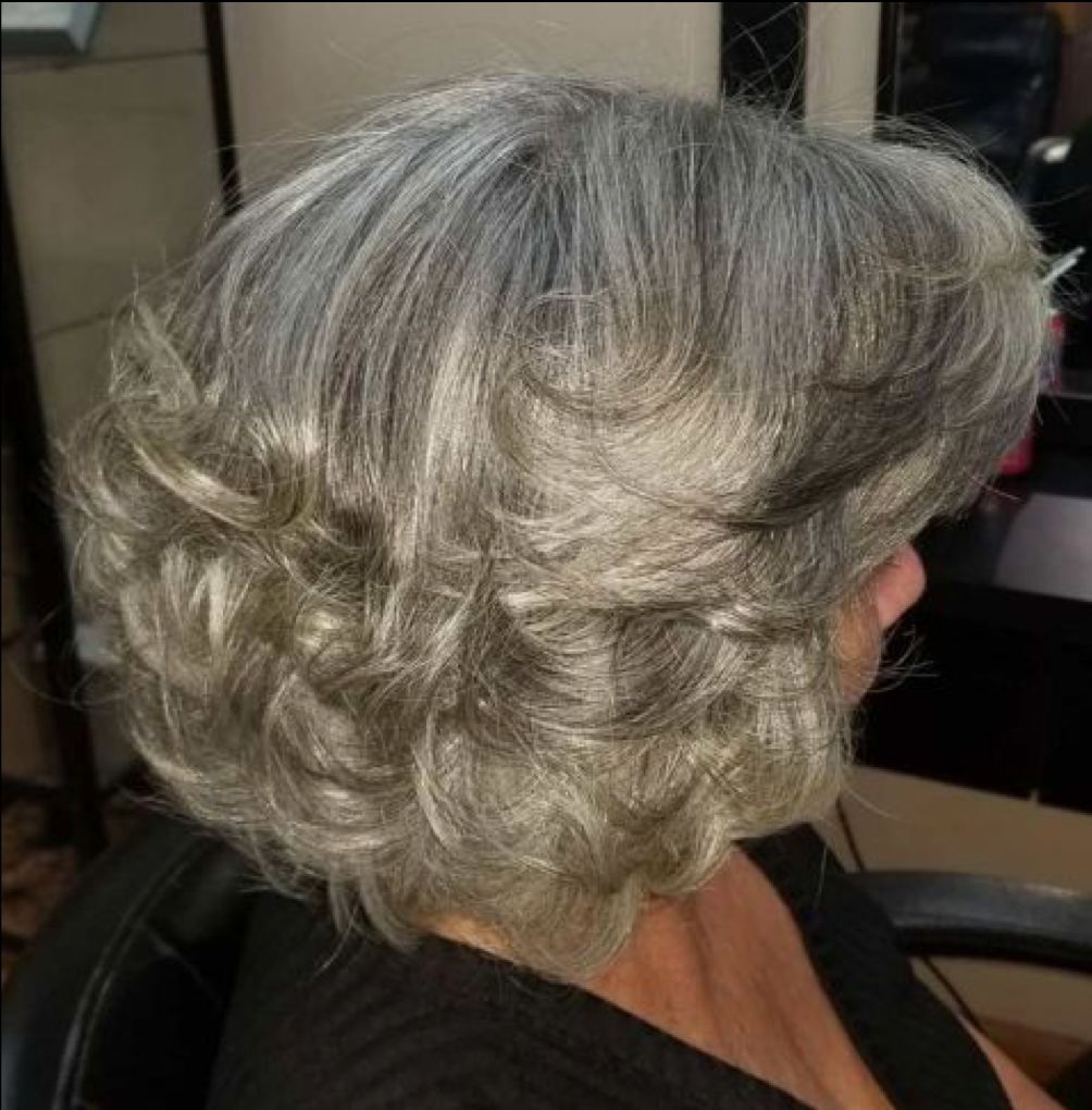 Shoulder Layers With Natural Gray and Lighter Highlights Shoulder Layers With Natural Gray and Lighter Highlights — Gray Blending Highlights