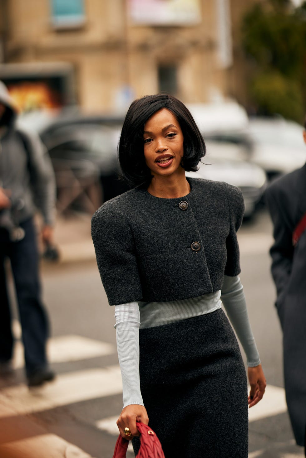 Fine Dark Brown Bob With Wispy Bangs Fine Dark Brown Bob With Wispy Bangs — Winter Bob Haircuts