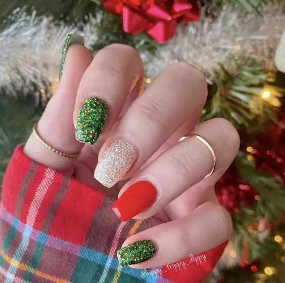 Glossy Glitter Visual Idea Glossy Glitter Visual Idea — Red and Green Christmas Nails 2026