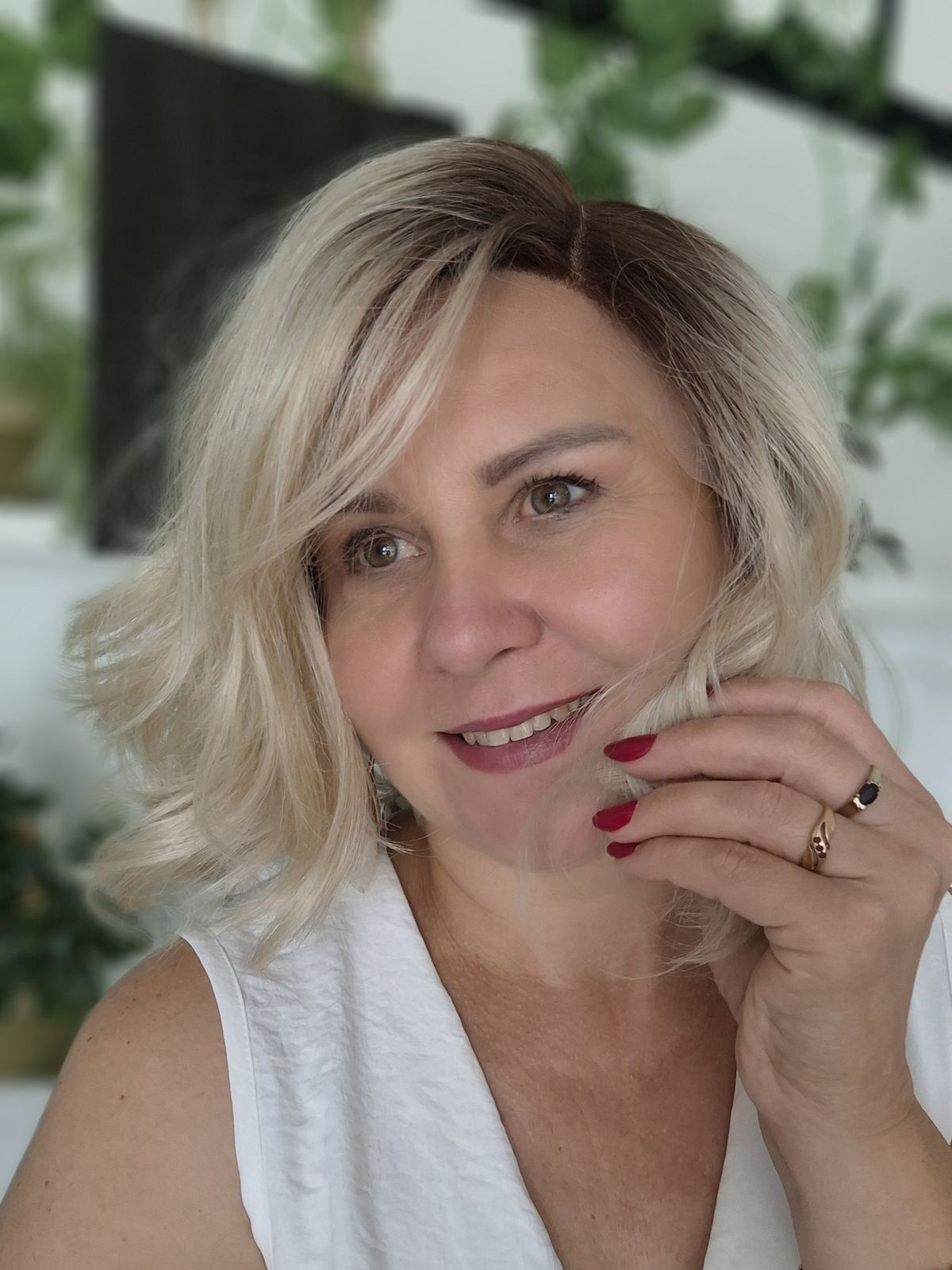 Fine Hair Layered Bob With Side Part — Winter Haircuts for Square Faces