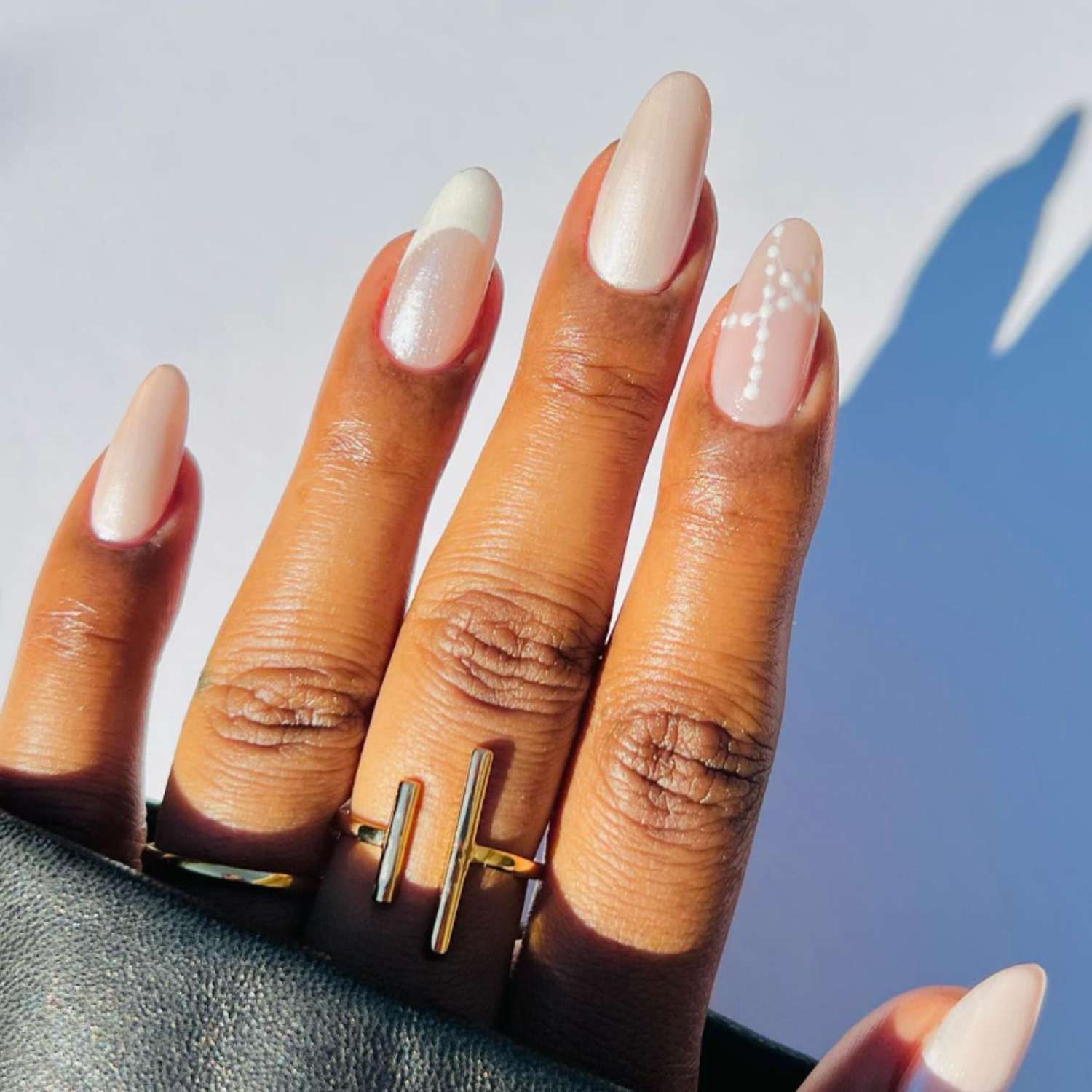 Pearlescent French With Dotted Almond Nails Pearlescent French With Dotted Almond Nails — Clean Girl Winter Nails
