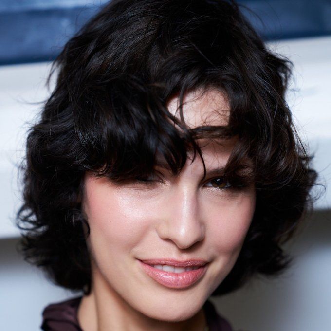 Thick Dark Brown Wavy Bob Thick Dark Brown Wavy Bob — Winter Hairstyles for Short Hair