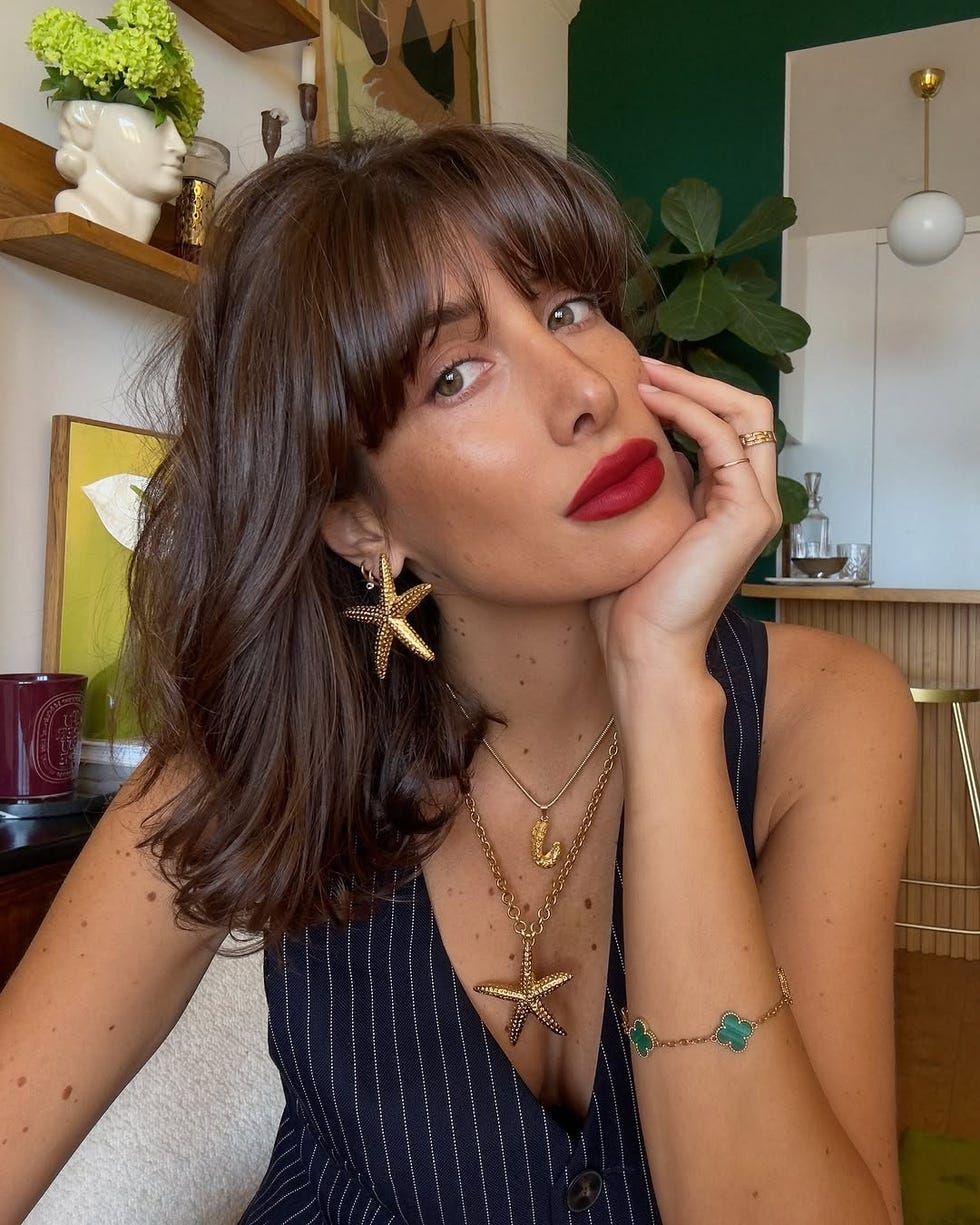Layered Lob With Textured Curtain Bangs — Winter Haircuts for Oval Faces