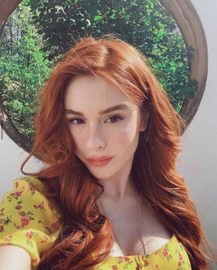 Vibrant Auburn With Copper And Red Tones Visual Idea Vibrant Auburn With Copper And Red Tones Visual Idea — Winter Auburn Hair Color