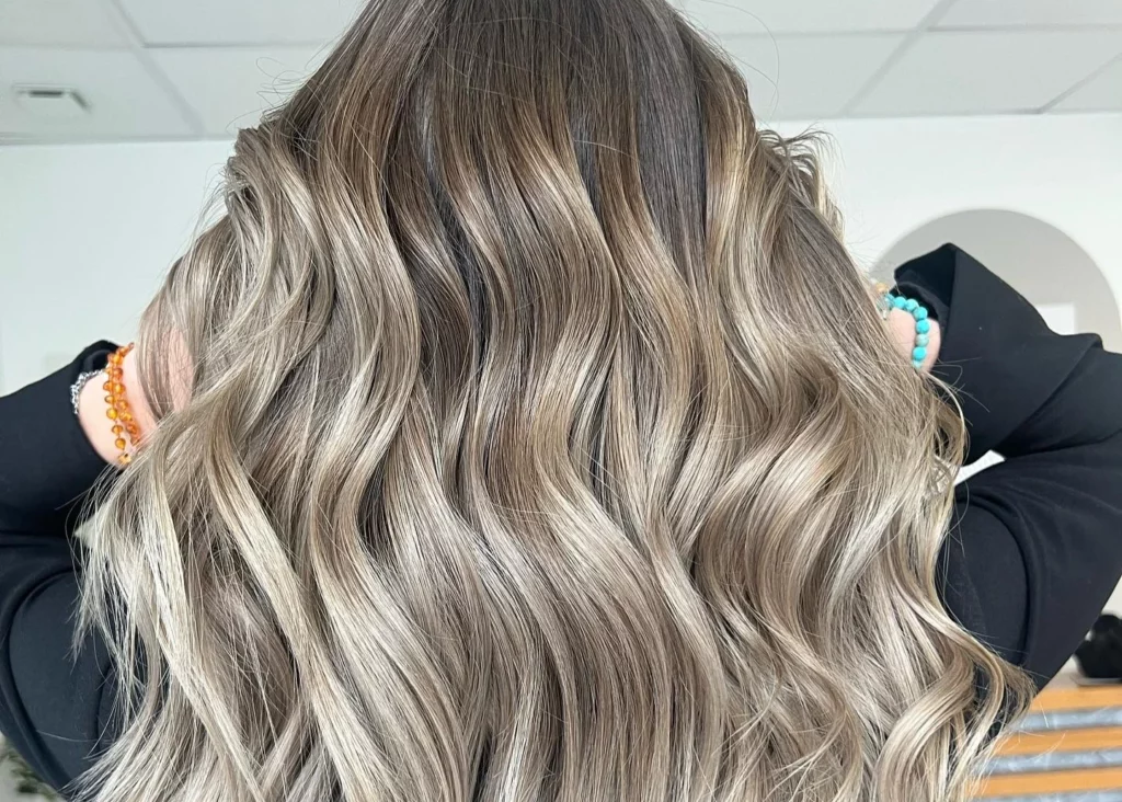 Dark Blonde With Ash Blonde Highlights and Root Shadow Dark Blonde With Ash Blonde Highlights and Root Shadow — Fall to Winter Hair Colors