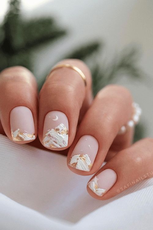 Matte Mountain Range Short Almond Nails Matte Mountain Range Short Almond Nails — Winter Party Nails
