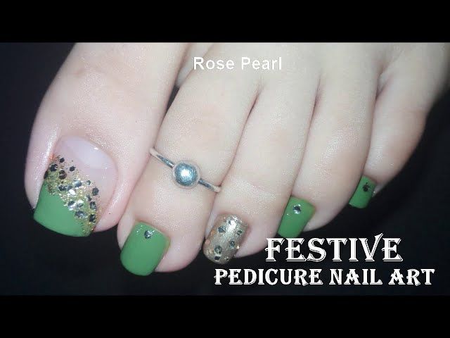Festive Visual Idea Festive Visual Idea — Christmas Pedicure 2026
