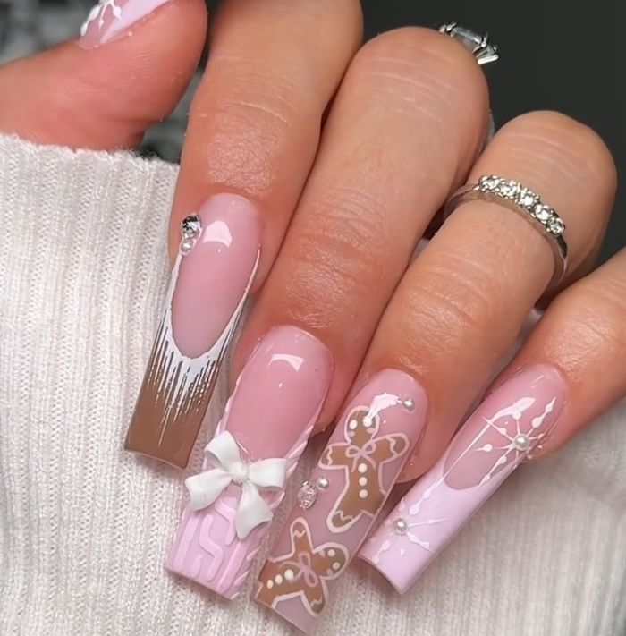 Glossy Visual Idea Glossy Visual Idea — Long Christmas Nails 2026