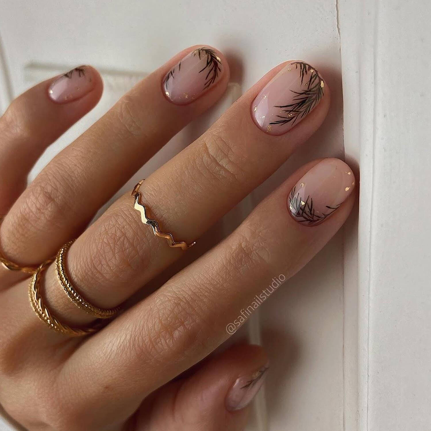 Sheer Pink with Black Pine Branches and Gold Foil Sheer Pink with Black Pine Branches and Gold Foil — Simple Short Winter Nails