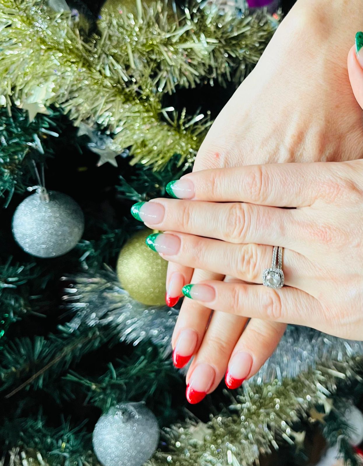 Detailed Artwork Clean Lines Visual Idea Detailed Artwork Clean Lines Visual Idea — Red and Green Christmas Nails 2026