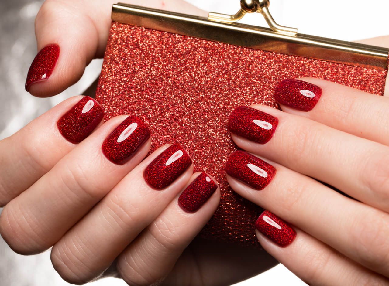 Deep Red Glitter Nails Deep Red Glitter Nails — Winter Wedding Guest Nails