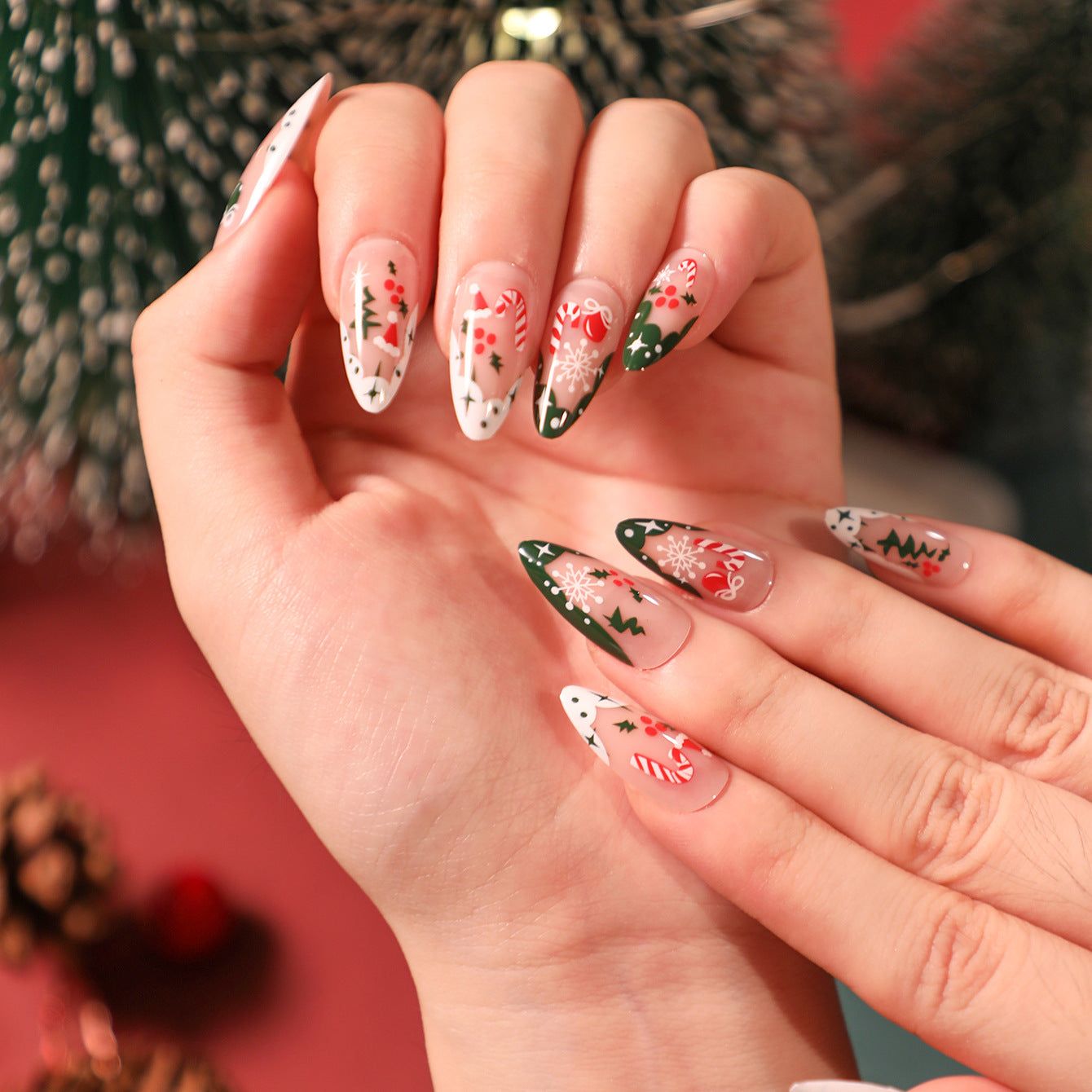 Christmas Visual Idea Christmas Visual Idea — Medium Christmas Nails 2026